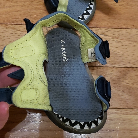Carter's size 6 shark light up sandals - Picture 5 of 5